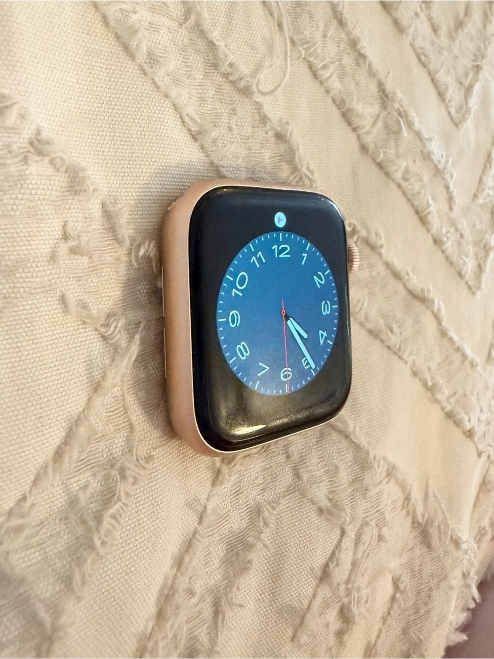 APPLE Watch Series 5 – 40mm – Rose Gold (GPS + Cellular)